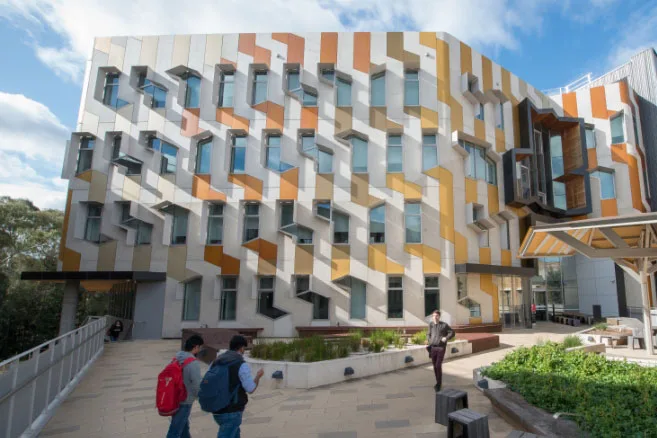 Foundation Studies of Engineering & Computer Science at La Trobe College Australia